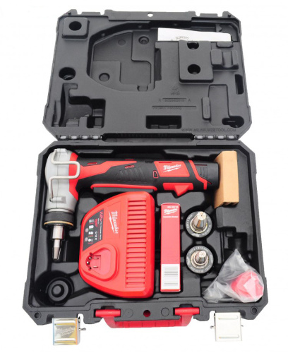 Расширитель аккумуляторный Milwaukee M12 с насадками 16,20,25 на 6bar для соединений Q&E Uponor PE-Xa в кейсе, 1057166