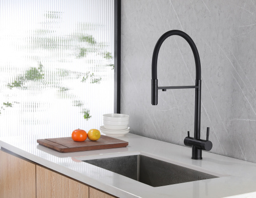 Смеситель для кухни ABBER Wasser Kreis AF81141B с подключением фильтра и выдвижной лейкой, черный матовый